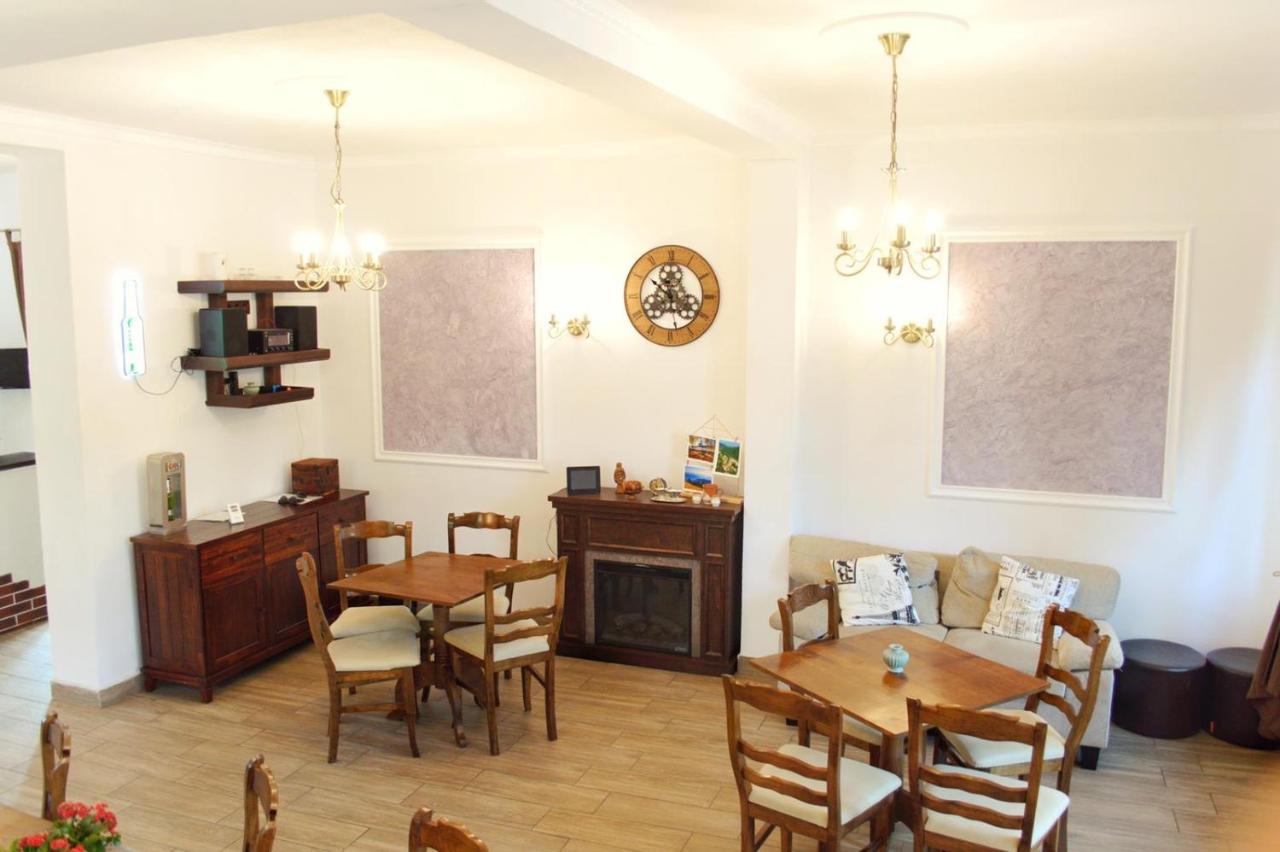 Pensiunea Casa Rica Кэлимэнешти Экстерьер фото
