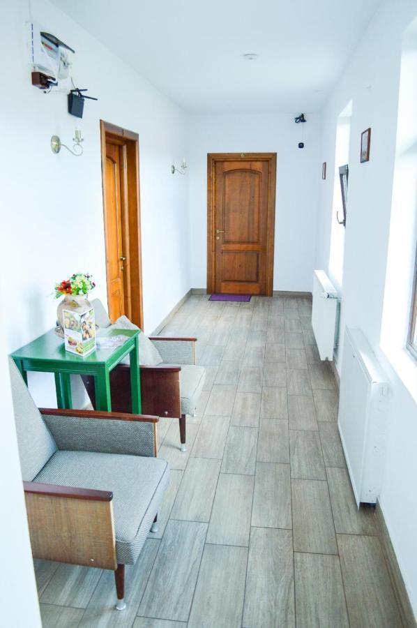 Pensiunea Casa Rica Кэлимэнешти Экстерьер фото