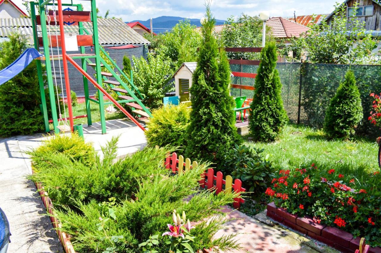Pensiunea Casa Rica Кэлимэнешти Экстерьер фото