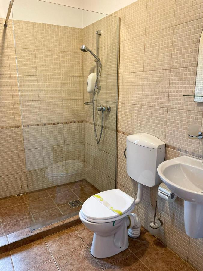 Pensiunea Casa Rica Кэлимэнешти Экстерьер фото