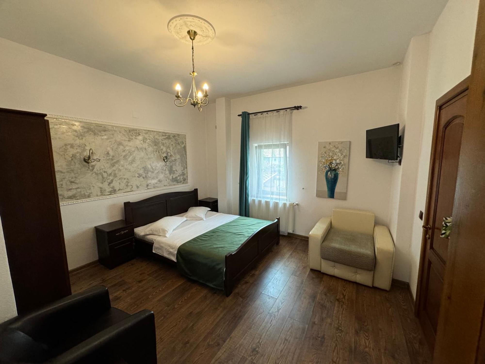 Pensiunea Casa Rica Кэлимэнешти Экстерьер фото